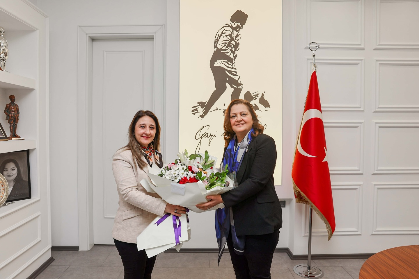 Afyonkarahisar Belediye Başkanı Burcu Köksal ve Afyonkarahisar Baro Başkanı Av.