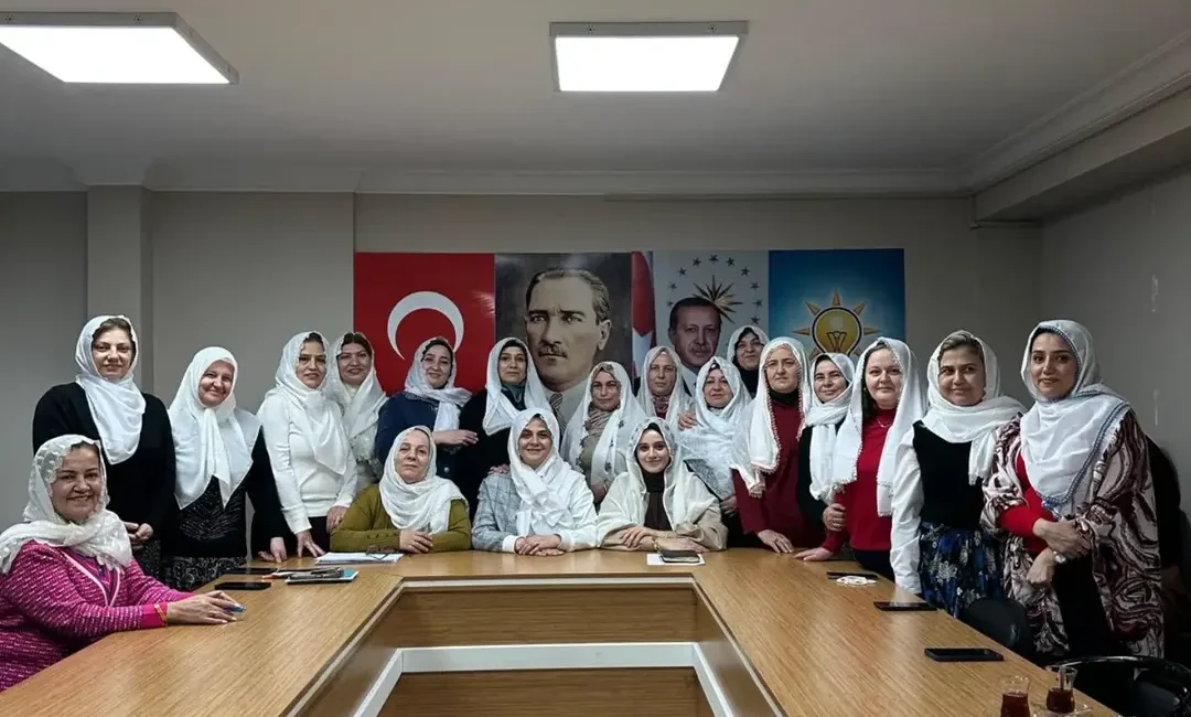 AK Parti Afyonkarahisar İl Kadın Kolları, sosyal medyada yöresel kıyafetleri
