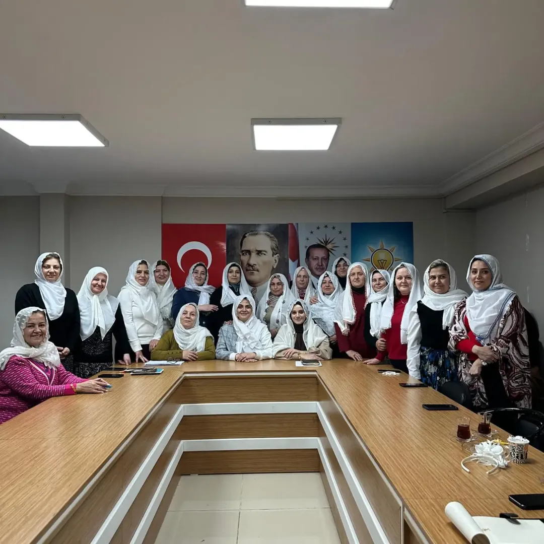 AK Parti Afyonkarahisar İl Kadın Kolları, sosyal medyada yöresel kıyafetleri