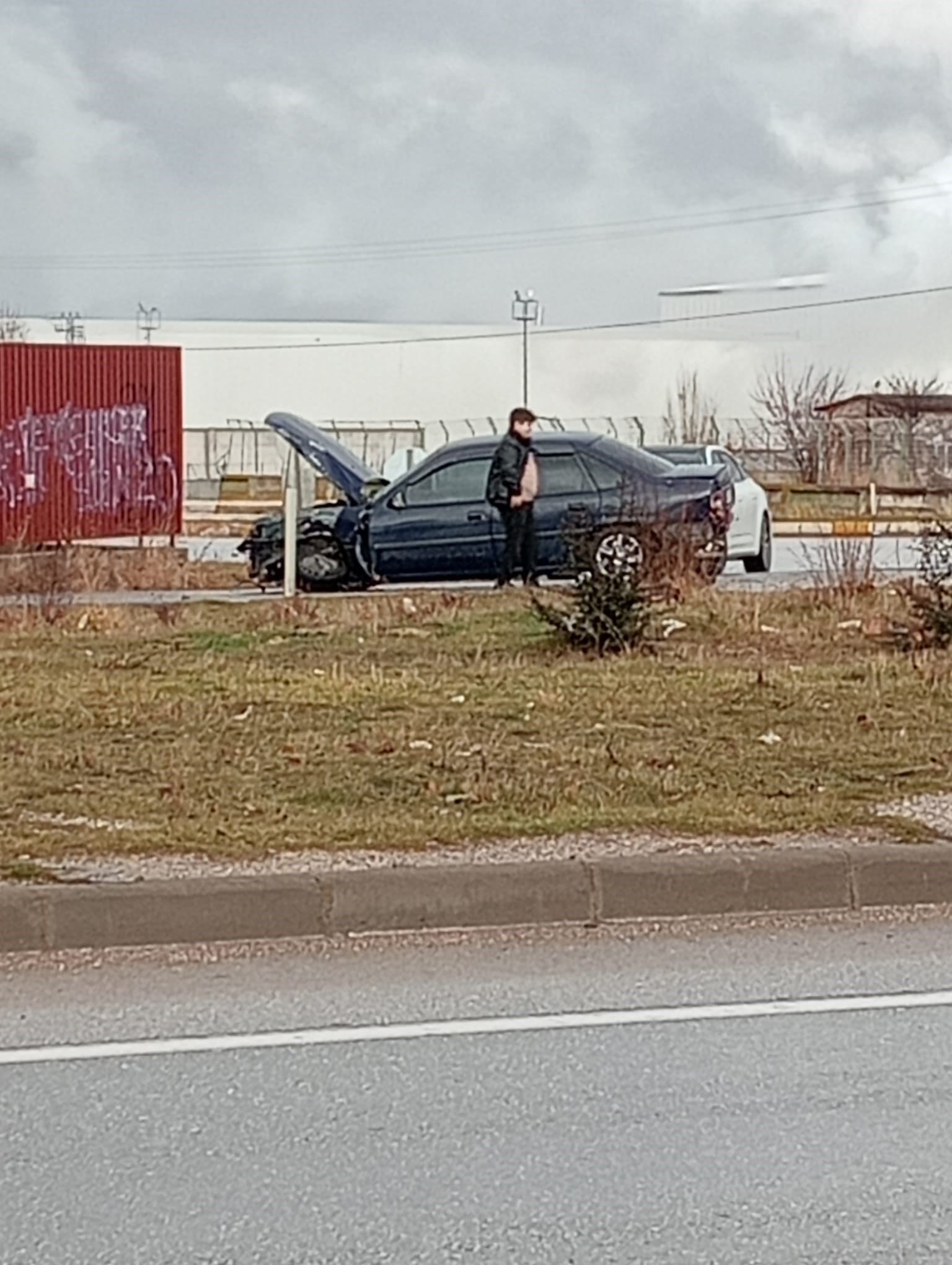 Afyonkarahisar merkezine bağlı Işıklar beldesinde dört otomobilin birbirine çarpması sonucu