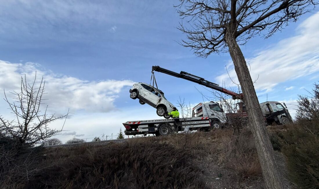 Afyonkarahisar’ın Emirdağ ilçesinde meydana gelen trafik kazasında, bir kamyonet ile