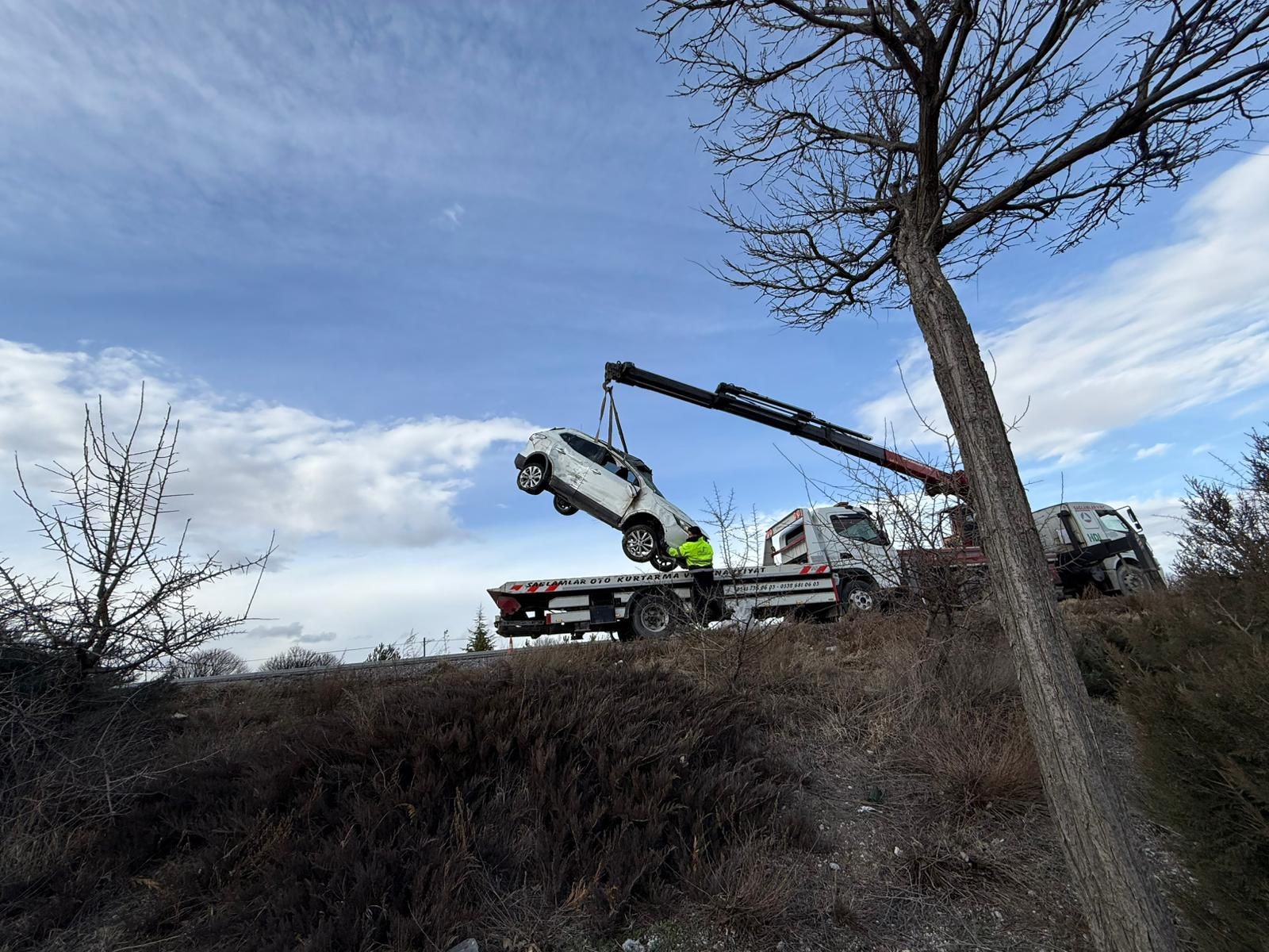 Afyonkarahisar’ın Emirdağ ilçesinde meydana gelen trafik kazasında, bir kamyonet ile