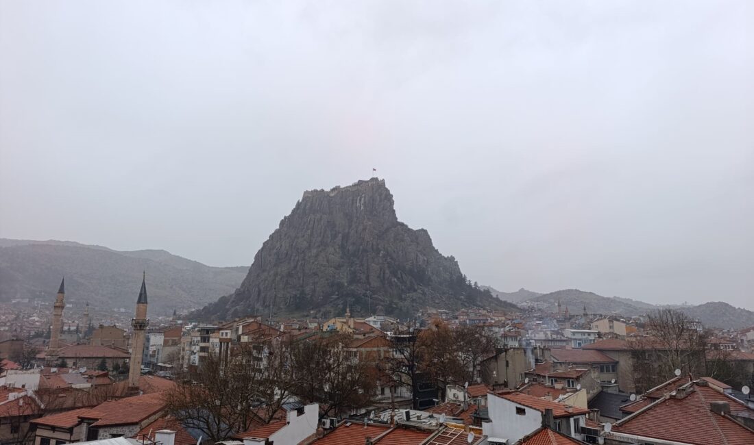 Afyonkarahisar, şubat ayının ilk haftasına yağışlı bir havanın etkisi altında