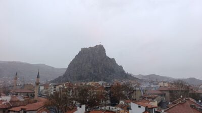 Afyonkarahisar, şubat ayının ilk haftasına yağışlı bir havanın etkisi altında