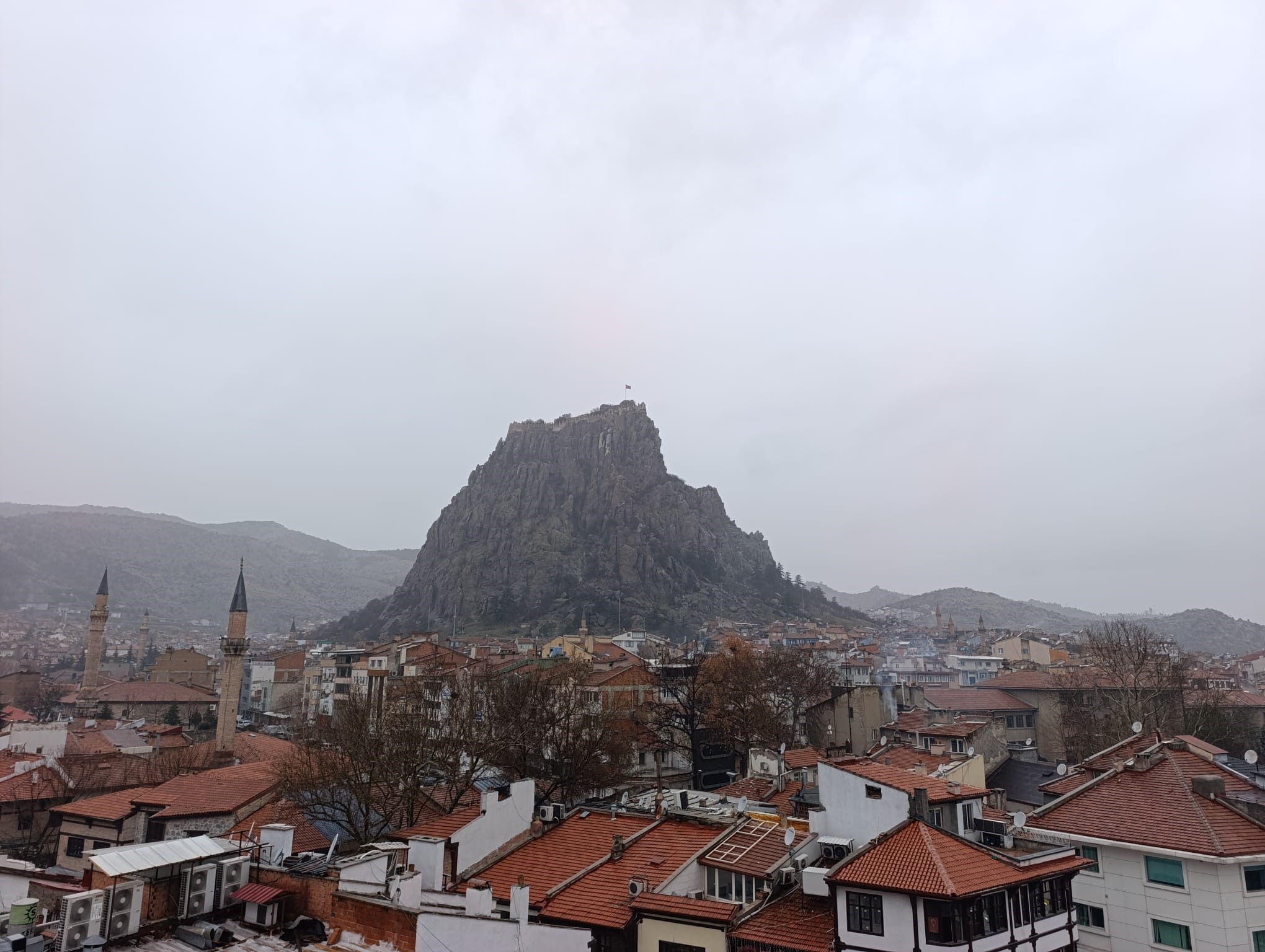 Afyonkarahisar, şubat ayının ilk haftasına yağışlı bir havanın etkisi altında