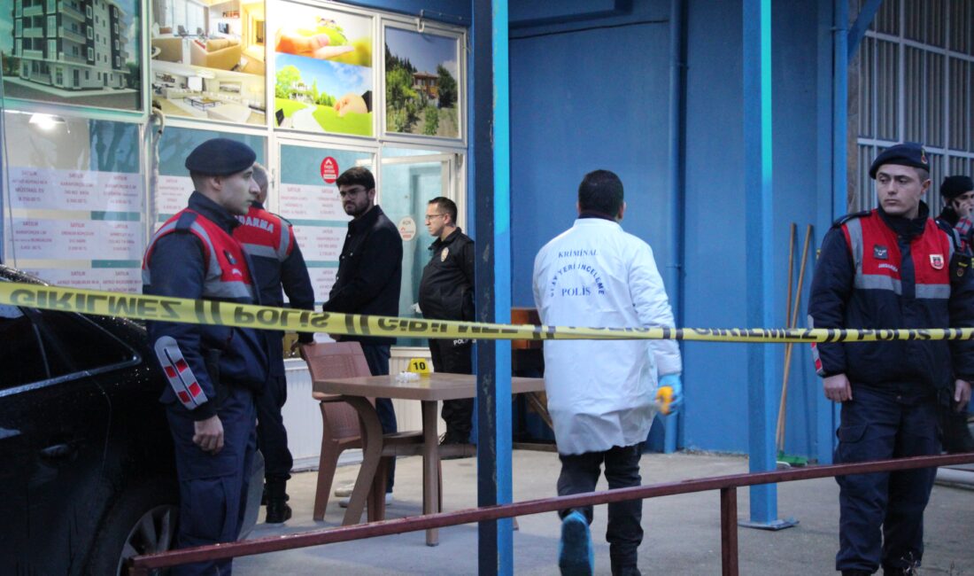 Sakarya'nın Karapürçek ilçesinde emekli bir polis memuru, henüz bilinmeyen bir