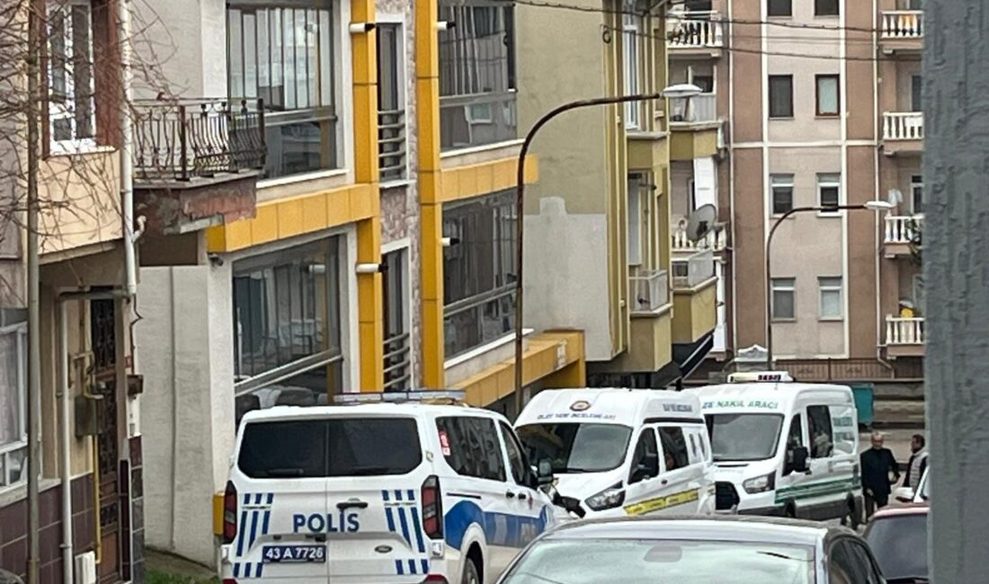 Kütahya'nın Tavşanlı ilçesinde yaşayan Mehmet G., evinin banyosunda hareketsiz halde