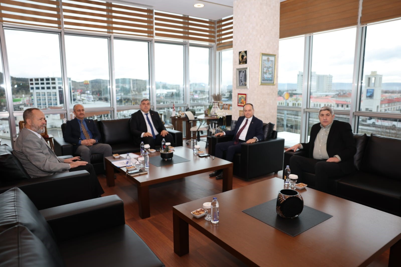 Afyonkarahisar’da Mesleki Eğitim İş Birliği Protokolü yürütüme kurulu toplantısı gerçekleştirildi.