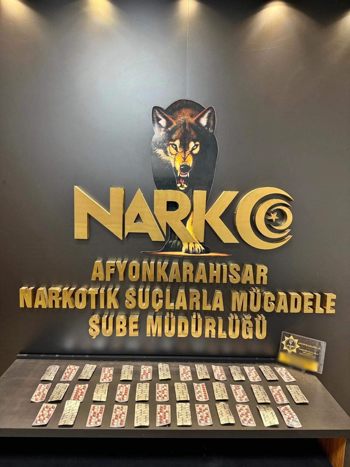 Afyonkarahisar’ın Sinanpaşa ilçesinde jandarma veya polis ekiplerinin gerçekleştirdiği denetimler sırasında,