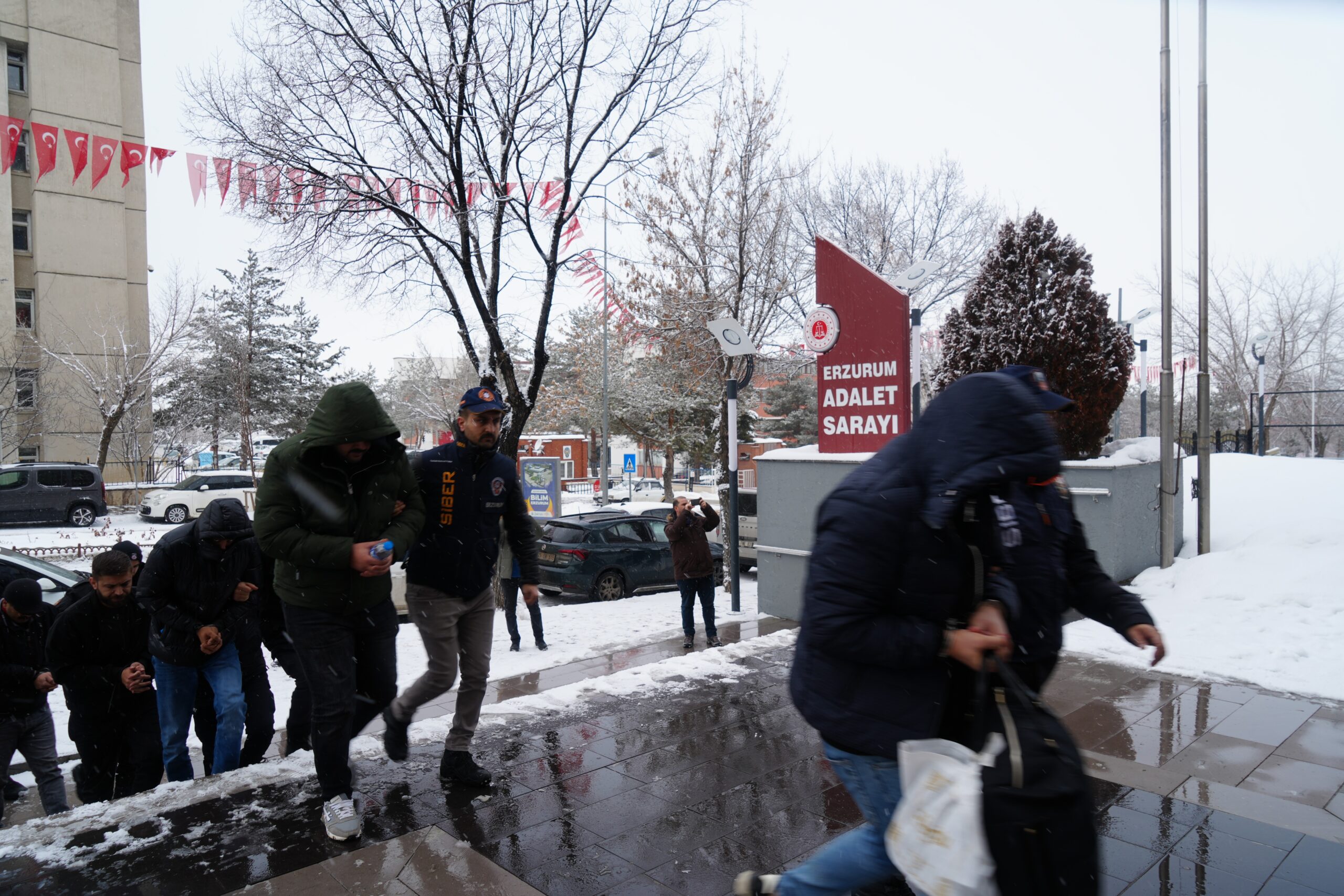 Erzurum Cumhuriyet Başsavcılığı tarafından yürütülen geniş kapsamlı soruşturmada, yasal araç