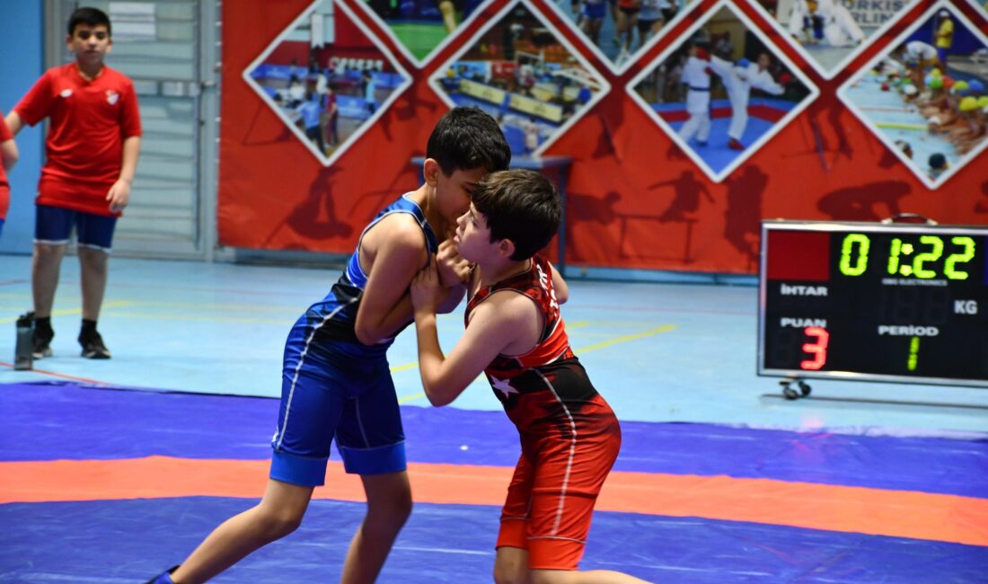 Afyonkarahisar’da düzenlenen Okul Sporları Yıldızlar Erkek Grekoromen ve Serbest Güreş