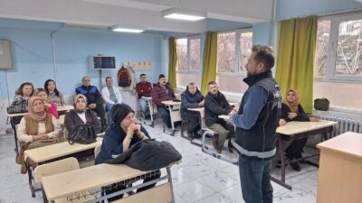 Afyonkarahisar İl Emniyet Müdürlüğü, geleceğin teminatı olan gençleri bilgilendirmek ve