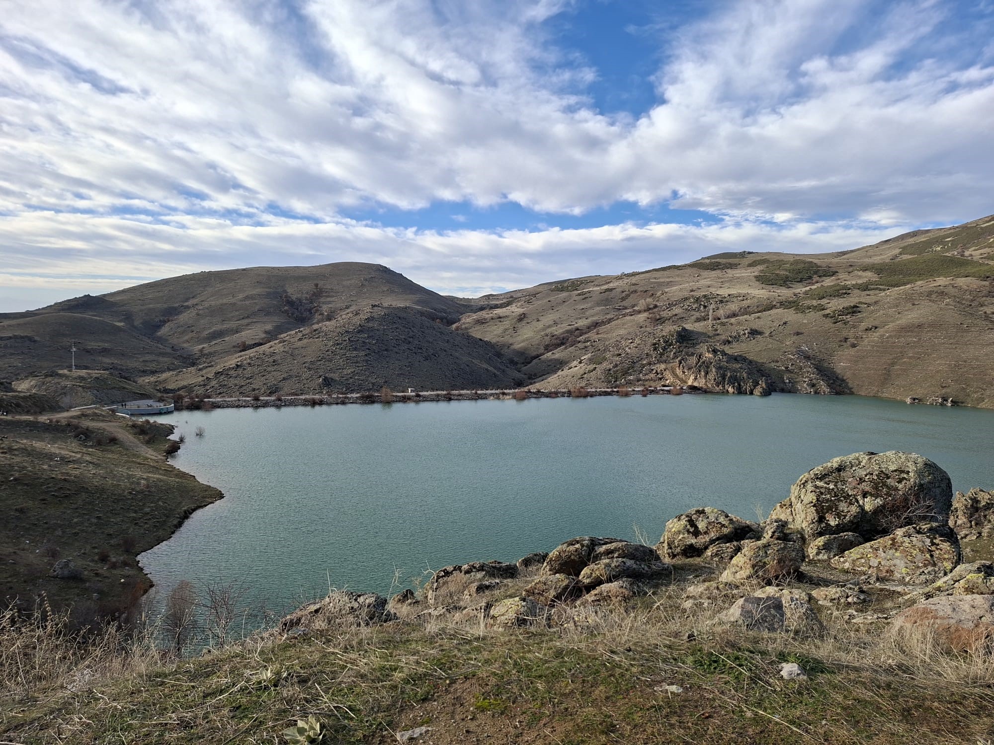 Afyonkarahisar’ın Sandıklı ilçesinde son aylarda etkili olan yoğun yağışlar, tarımsal
