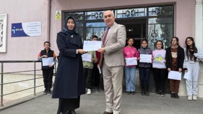  Afyonkarahisar’ın Emirdağ ilçesinde bulunan Gömü Ortaokulu; yürüttüğü iki ‘eTwinning’ projesiyle,