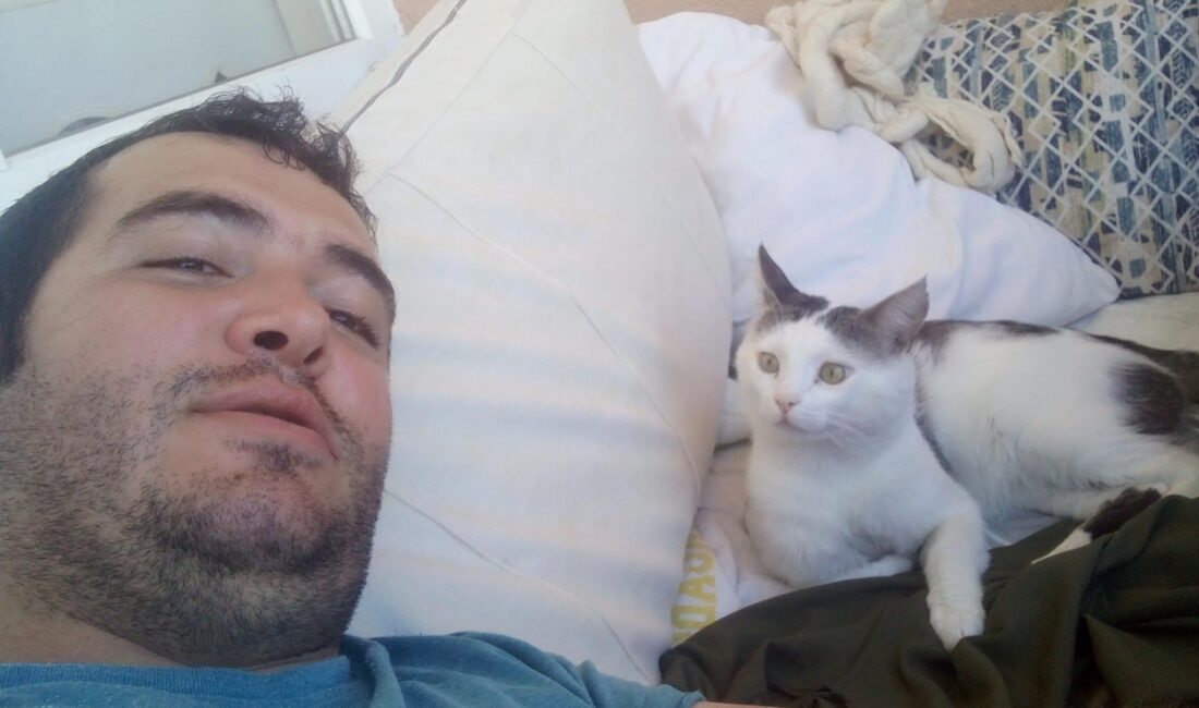 Muğla'da yaşayan Hasan Kaya, geçtiğimiz yıl Kurban Bayramı'nda kaybettiği kedisini