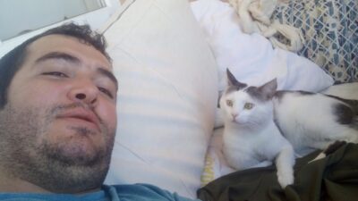 Muğla'da yaşayan Hasan Kaya, geçtiğimiz yıl Kurban Bayramı'nda kaybettiği kedisini