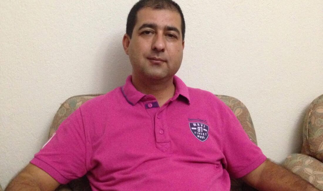 İzmir'in Kiraz ilçesinde meydana gelen akılalmaz olayda, yol kenarında yürüyen