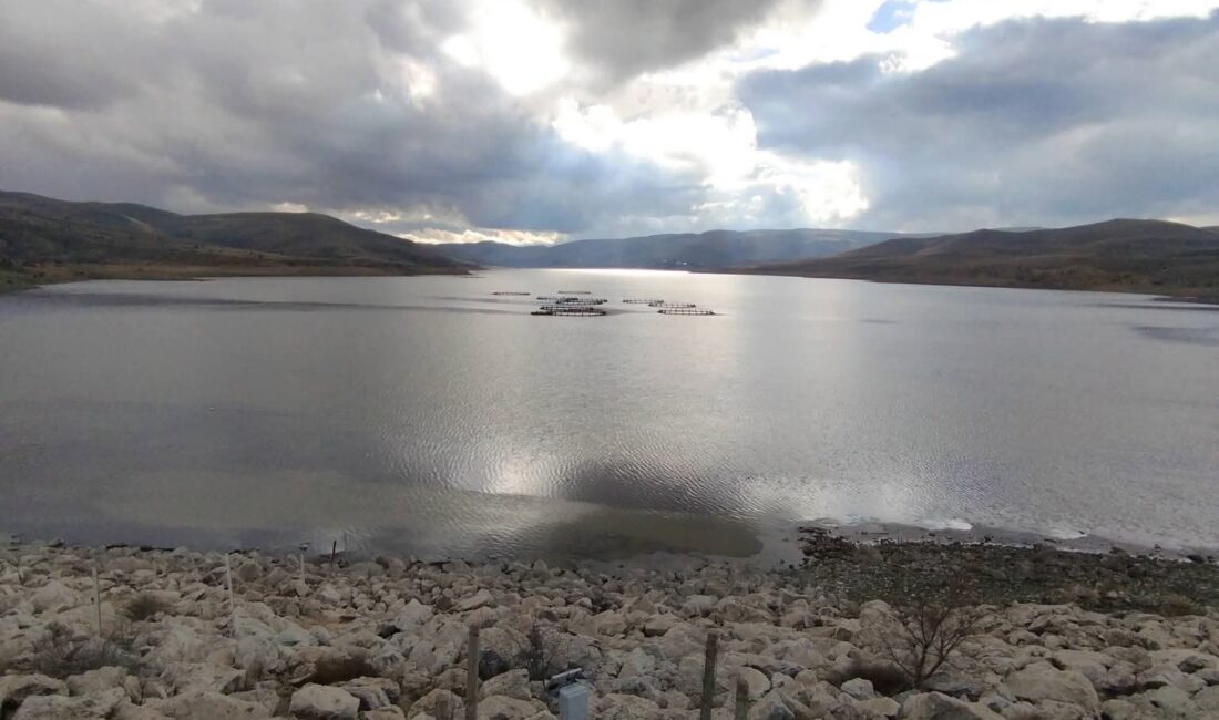 Afyonkarahisar’ın Şuhut ilçesinde tarımsal üretimin can damarı olan Selevir Barajı,