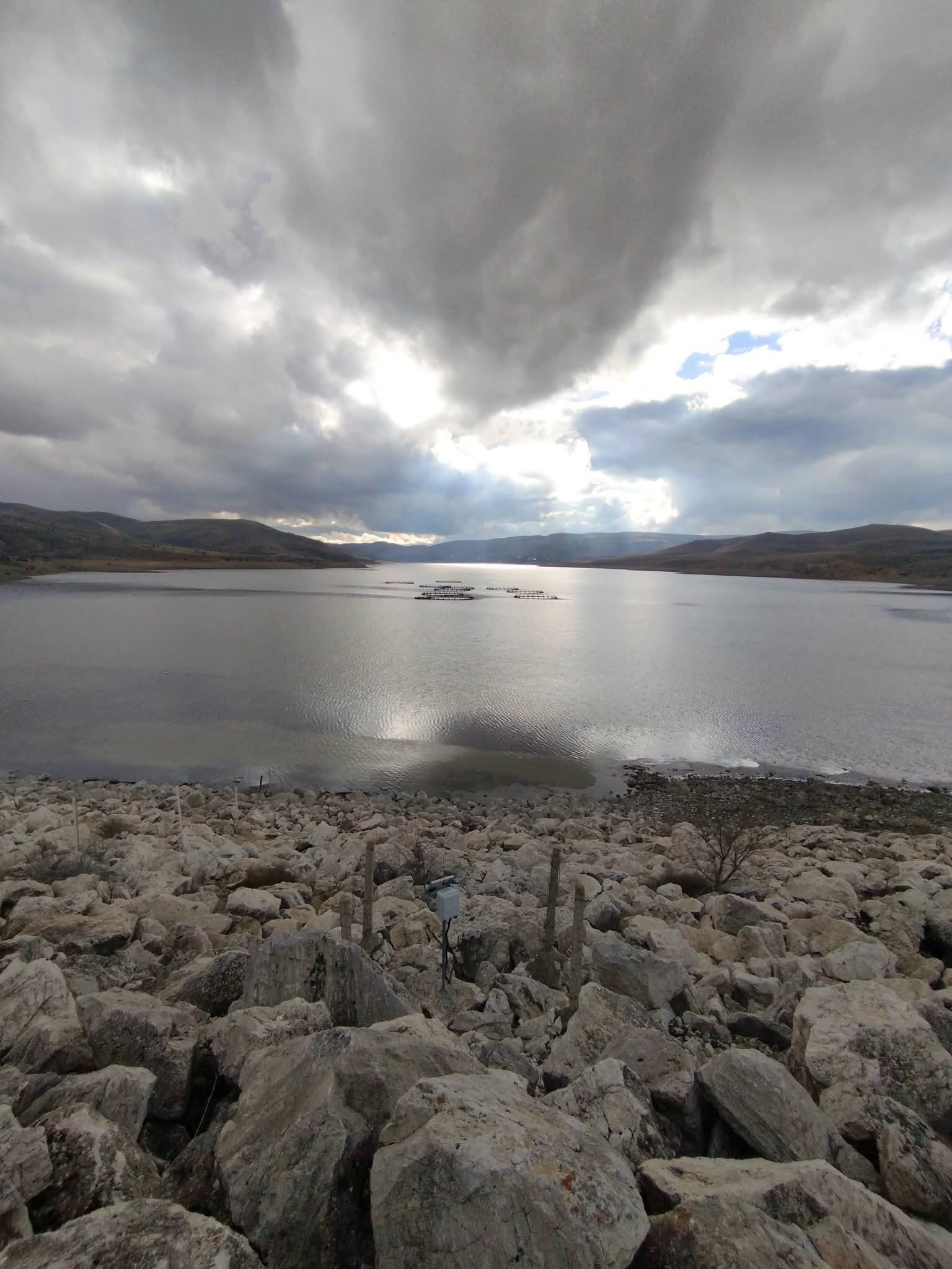 Afyonkarahisar’ın Şuhut ilçesinde tarımsal üretimin can damarı olan Selevir Barajı,