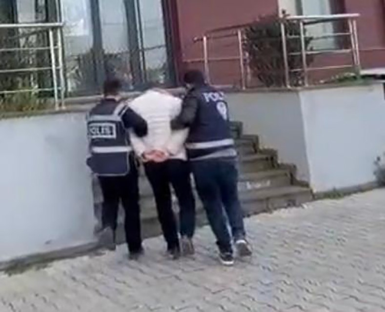 İzmir'in Bayraklı ilçesinde manevi bir hazırlık sırasında yaşanan şiddet olayı