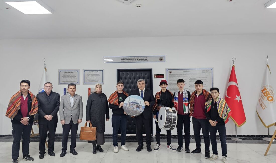 Afyonkarahisar’da Ramazan ayının manevi iklimi, okullardan yükselen kültürel etkinliklerle şehre