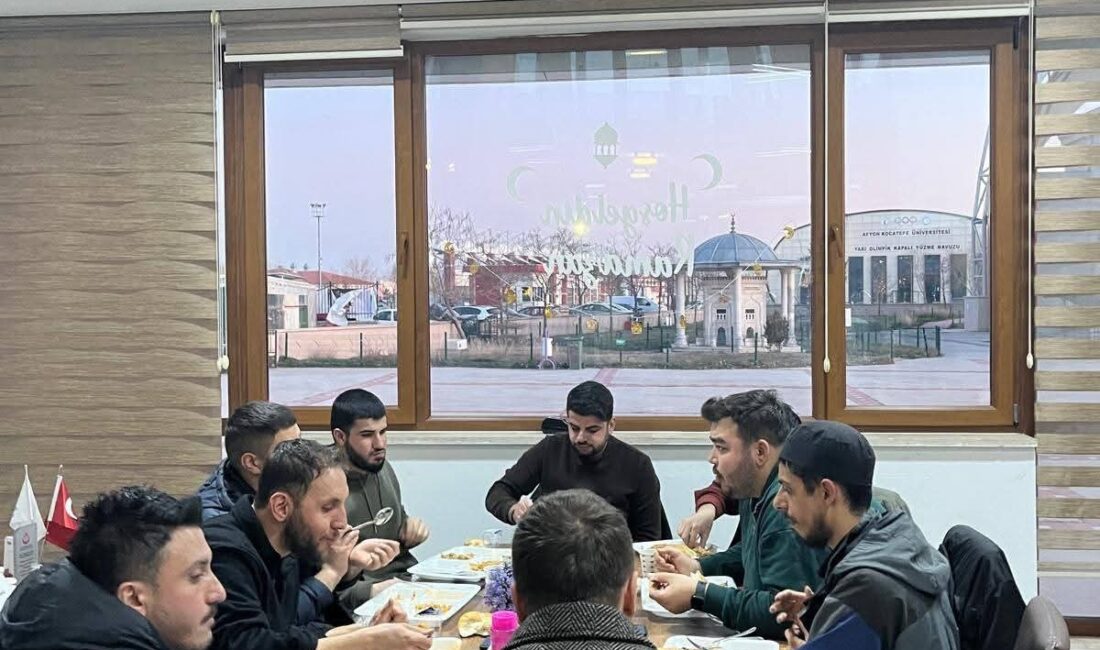 Afyonkarahisar'da ramazan ayının manevi iklimi, Diyanet Gençlik Merkezi’nde düzenlenen dolu