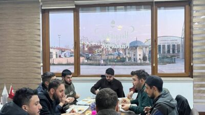 Afyonkarahisar'da ramazan ayının manevi iklimi, Diyanet Gençlik Merkezi’nde düzenlenen dolu