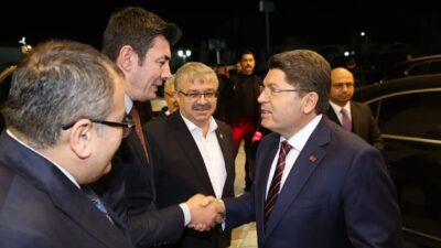 Adalet Bakanı Yılmaz Tunç, çeşitli programlara katılmak üzere Afyonkarahisar’a geldi.