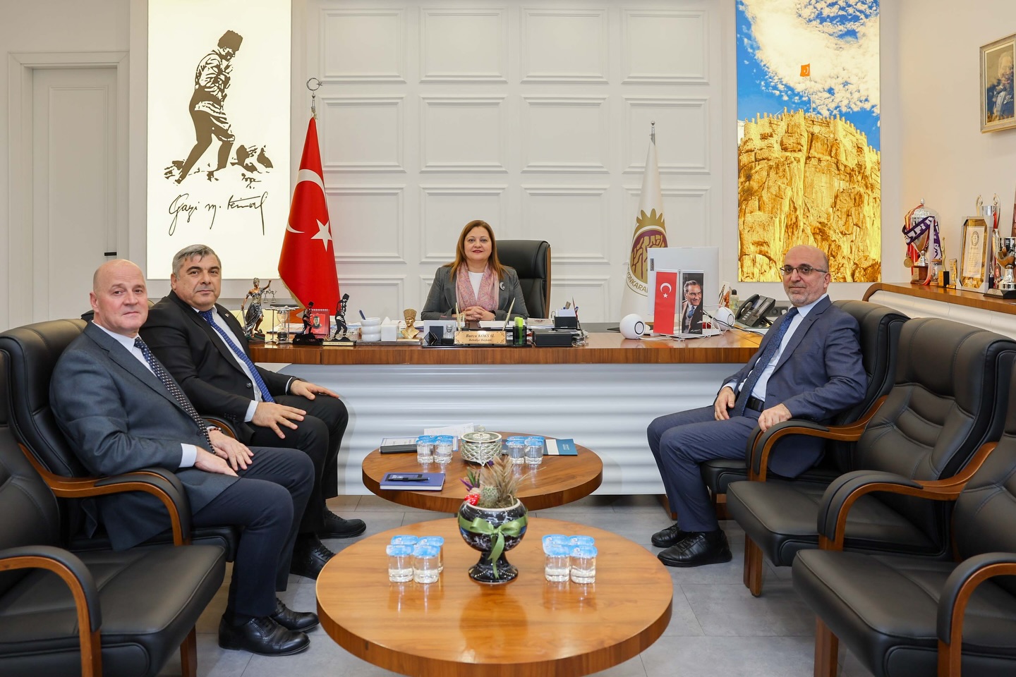 Afyonkarahisar Belediye Başkanı Burcu Köksal, kentteki kamu kurumlarıyla yürütülen çalışmalar