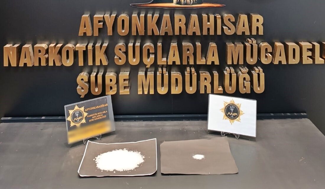 Afyonkarahisar İl Emniyet Müdürlüğü ekiplerince Döğer beldesinde gerçekleştirilen uygulama sırasında