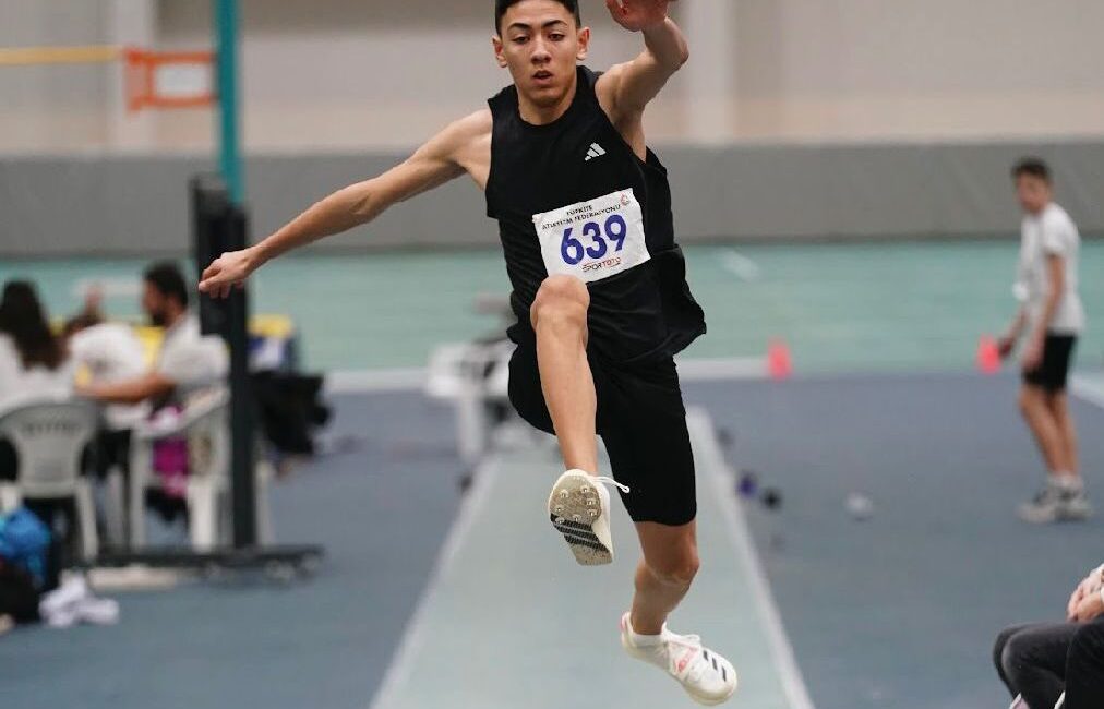 6-8 Şubat tarihleri arasında Bursa’da düzenlenen U-16 Salon Türkiye Şampiyonası’nda