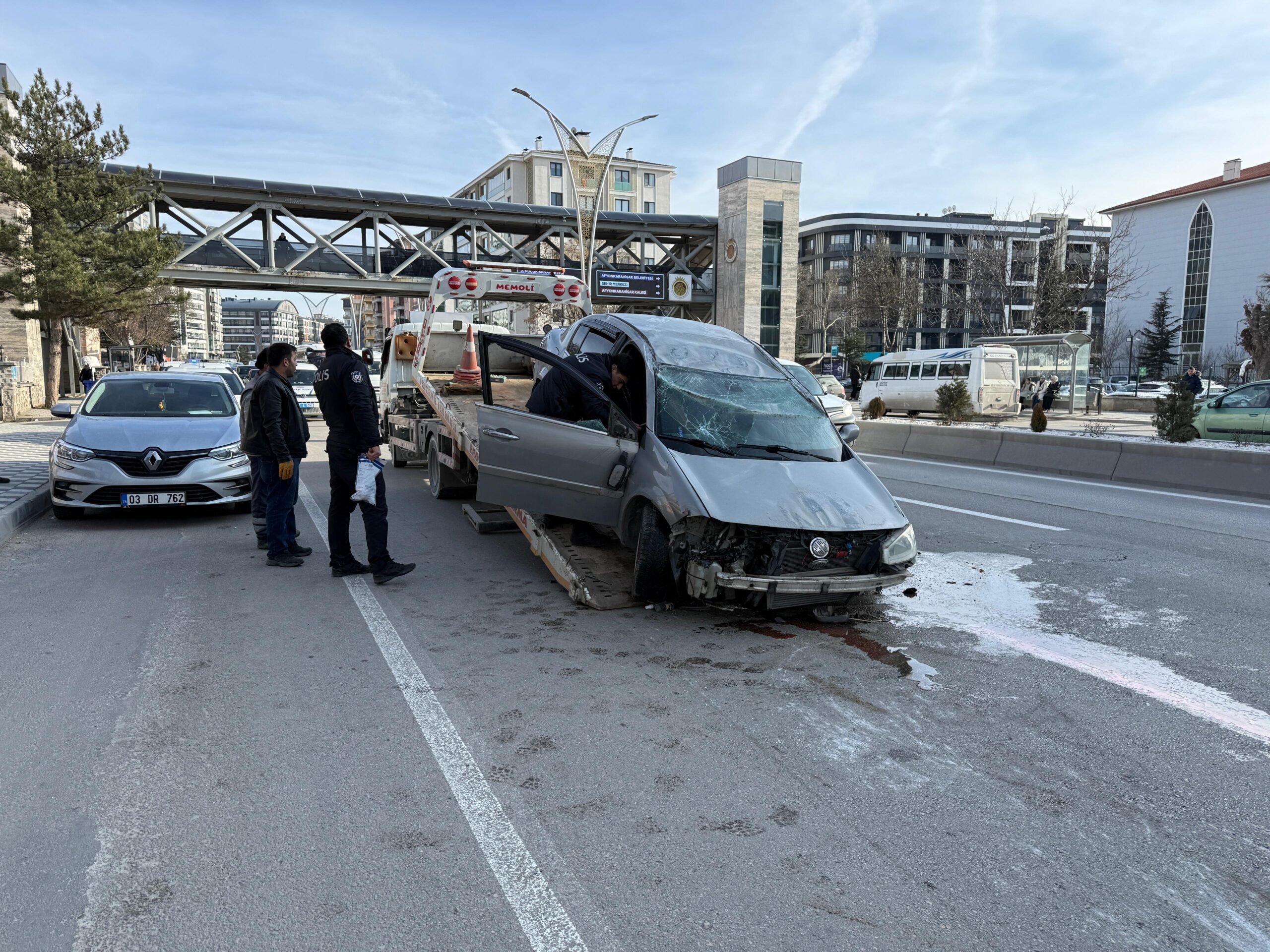 Afyonkarahisar Ağız ve Diş Sağlığı Merkezi önünde meydana gelen trafik