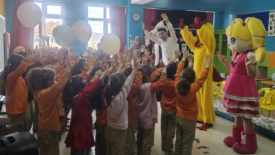 Akrones Termal Otel, sosyal sorumluluk projeleri kapsamında köy okullarında eğitim