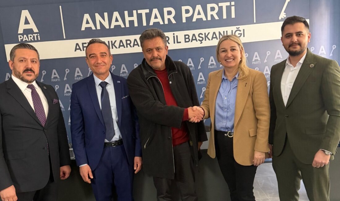 Anahtar Parti Afyonkarahisar İl Başkanlığı, farklı siyasi partilerde görev yapmış