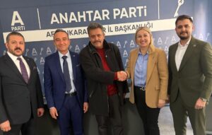 Anahtar Parti Afyonkarahisar İl Başkanlığı, farklı siyasi partilerde görev yapmış