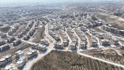 Kahramanmaraş merkezli depremlerin ardından yürütülen yeniden inşa sürecinde 455 bin
