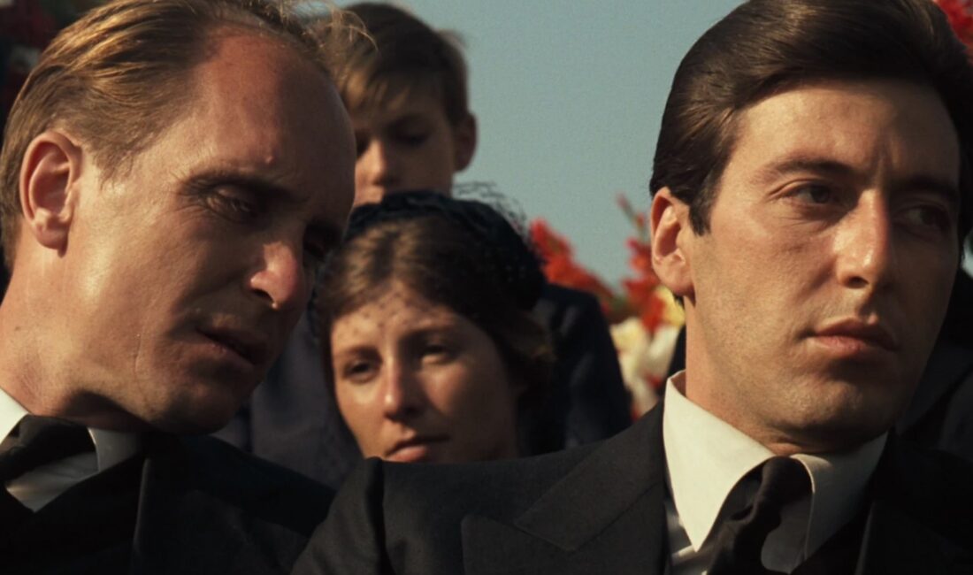 Baba (The Godfather) filminde avukat Tom Hagen ve Kıyamet (Apocalypse