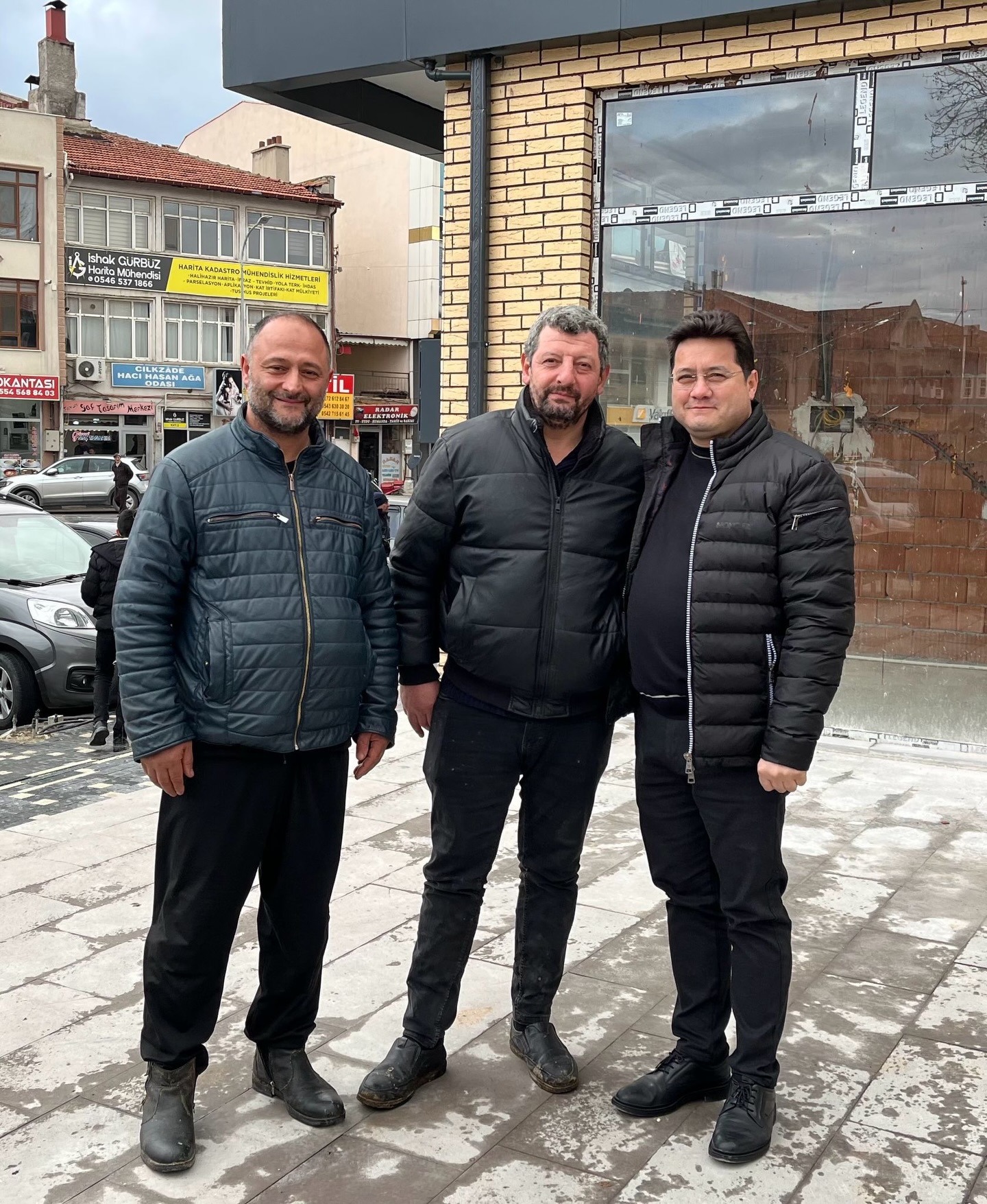 Bolvadin Belediye Başkanı Derviş Aynacı, ilçe esnafını ziyaret ederek hayırlı