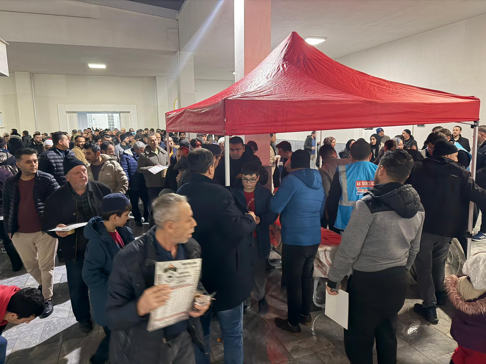 AK Parti Afyonkarahisar İl Gençlik Kolları Başkanlığı tarafından Berat Kandili