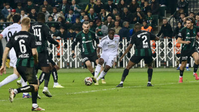 Ziraat Türkiye Kupası C Grubu üçüncü maçında Kocaelispor ile Beşiktaş