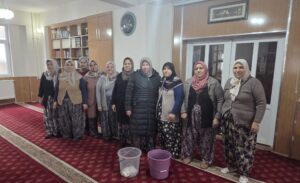 Afyonkarahisar’daki camiler yapılan temizlik çalışmasıyla yarın başlayacak olan Ramazan ayına