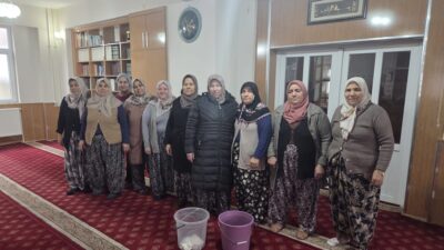 Afyonkarahisar’daki camiler yapılan temizlik çalışmasıyla yarın başlayacak olan Ramazan ayına