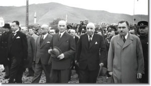 Afyonkarahisar Belediyesi, Cumhuriyet dönemi devlet adamlarından ve Afyonkarahisarlı siyasetçi Ali