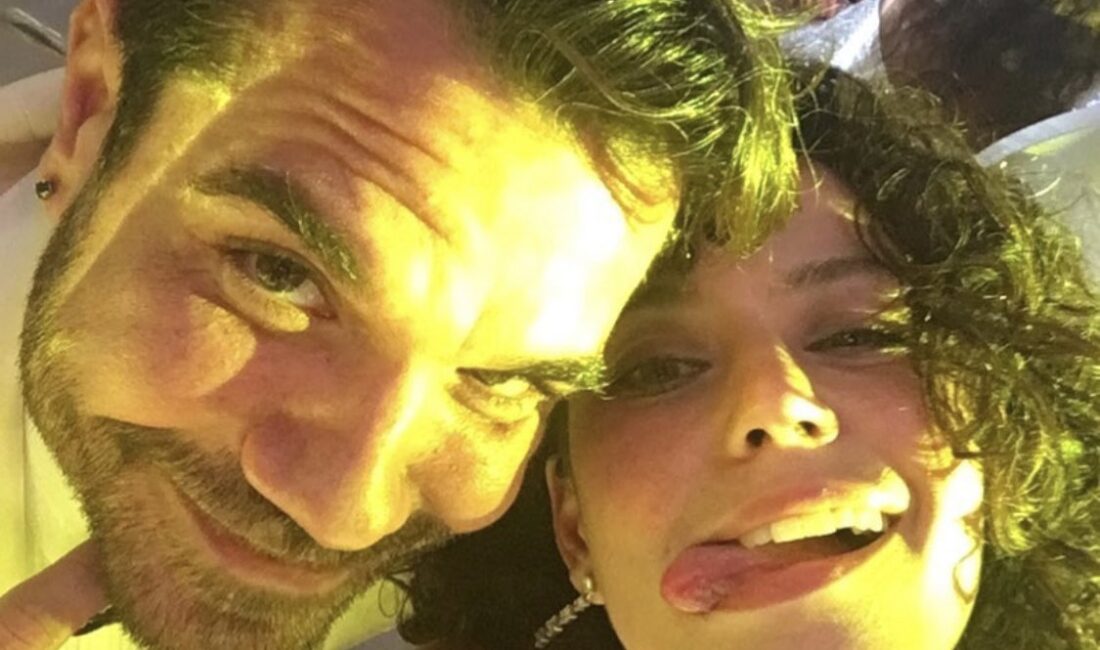 Ünlü oyuncu Beren Saat, uzun süredir üzerinde çalıştığı müzik projesini