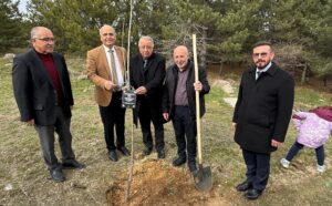 Afyonkarahisar İl Genel Meclisi ile Erkmen Belediyesi iş birliğinde fidan