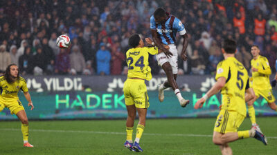 Trendyol Süper Lig'in 22. haftasında Fenerbahçe, deplasmanda Trabzonspor'u 3-2 yendi.