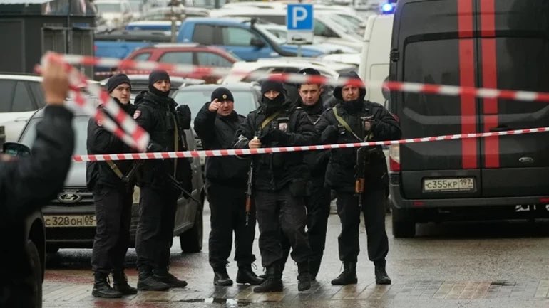 Rusya'nın başkenti Moskova'da sabah saatlerinde askeri ve siyasi dengeleri sarsacak