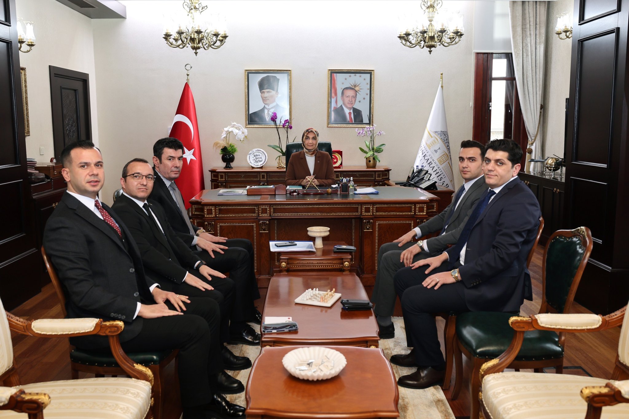 Afyonkarahisar Valisi Doç. Dr. Kübra Güran Yiğitbaşı, şehrin farklı ilçelerinde