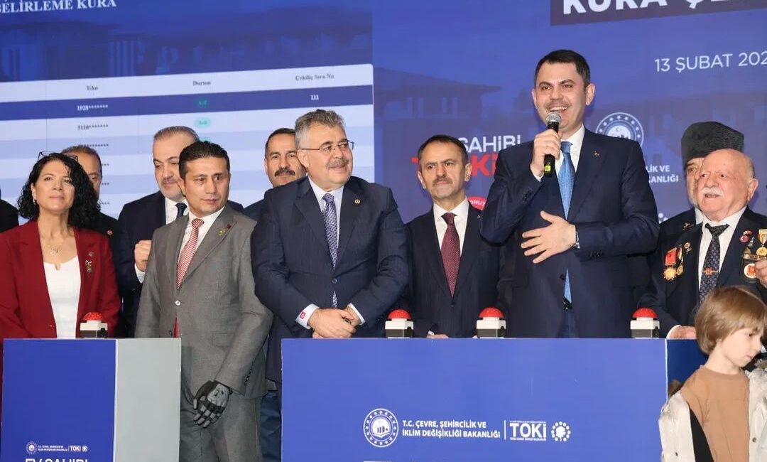 Cumhuriyet tarihinin en büyük sosyal konut hamlesi olarak nitelendirilen "Ev