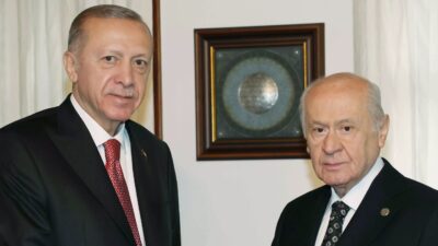 Devlet Bahçeli, Cumhurbaşkanı Erdoğan’ın doğum gününü 72 gül ve özel